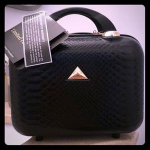 Brand new triforce luggage